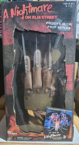 Luva freddy krueger Neca