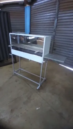Churrasqueira de espetinho em aço inox