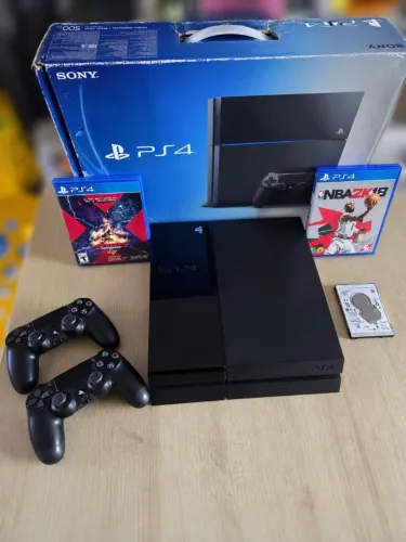 PS4 Fat 500GB | 2 Controles | 2 Jogos | HD Externo 1TB | Completo
