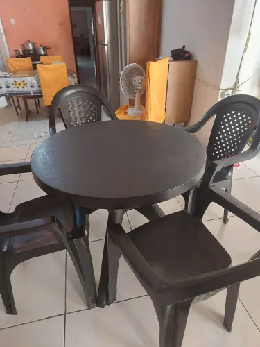 Mesa com cadeira