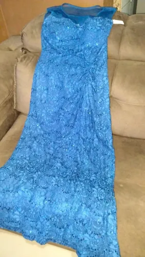 Vestido para festa ,altura 140cm, busto 36cm(72cm)total ,cintura 35cm(70cm)total