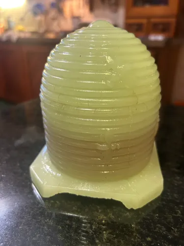 Meleira em Opalina Custard, ?década de 30(vidro com urânio)