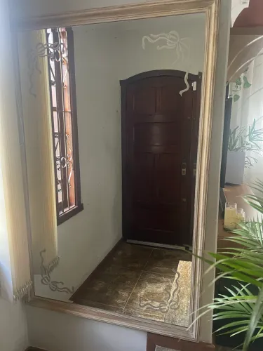 Espelho com moldura e jateado