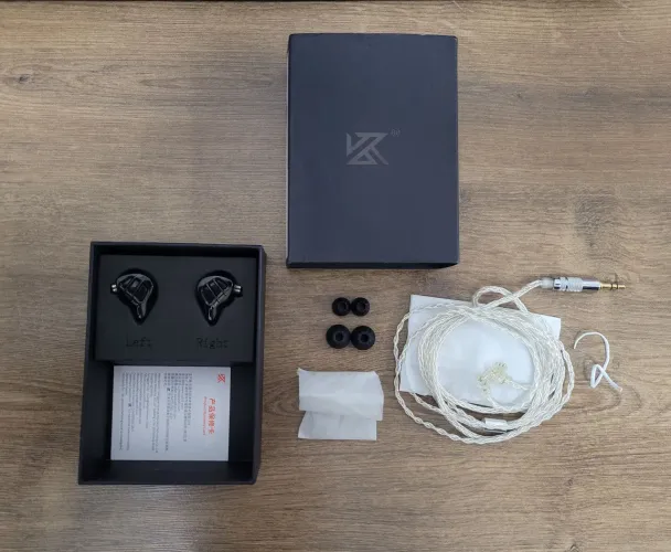 KZ ZAR - IEM Híbrido 16 Drivers
