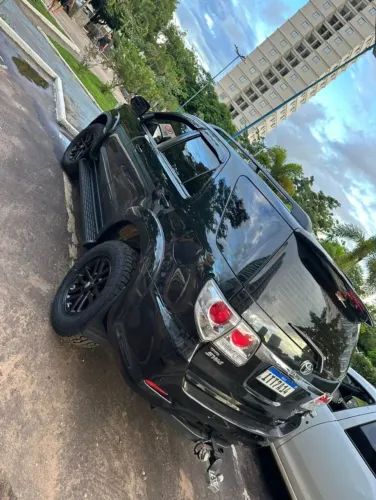 Toyota Hilux SW4 SRV D4-d 4X4 3.0 TDI Dies. AUT 2013