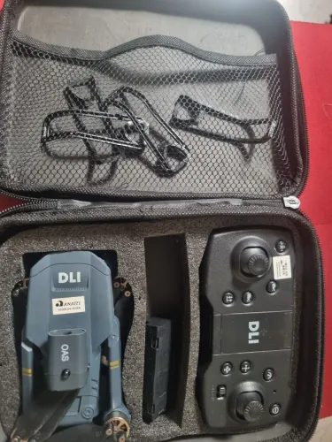 Drone em ótimo estado com senhor de proximidade  2câmeras 2 cargas 