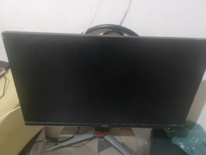 Monitor AOC hero