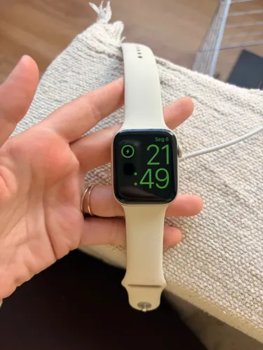Apple Watch SE GPS 2025, 44mm com pulseira e carregador originais