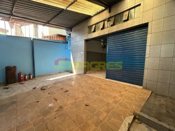 Galpão 200m² na Vila Guilherme para locação por R$ R$ 7.500,00 e para venda por R$ 1.000.0