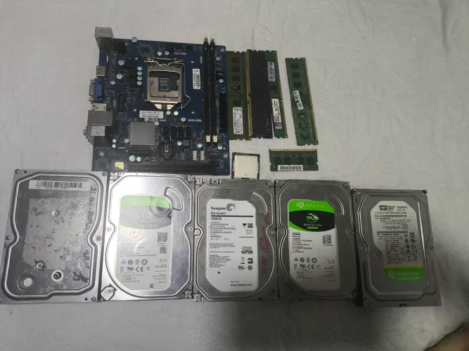 sucatas eletrônicas (não tenho como testar)