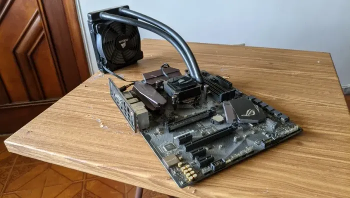 Kit upgrade i7 7700K + Asus ROG STRIX B250F GAMING + Watercooler Corsair H60