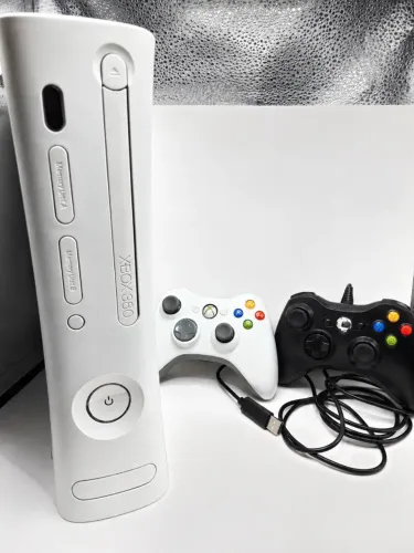 Xbox 360 Fat com HD de 120GB (Leia com atenção)