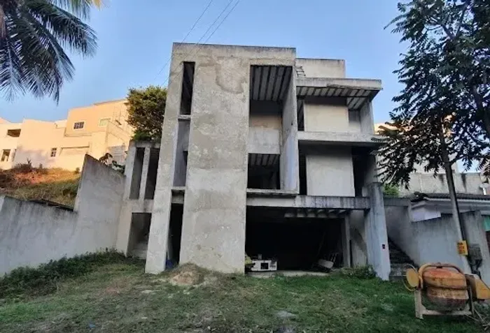 LINDA CASA SENDO CONSTRUÍDA NO CONDOMÍNIO MANSÕES DA PRATA