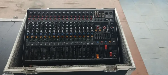 Mesa de som