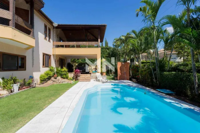 Casa à venda em condomínio de alto padrão em Itu  560 m² | 4 dormitórios | piscina | Campo