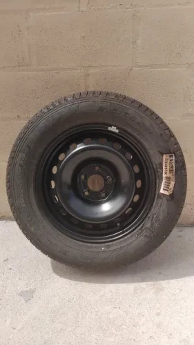 Roda Original Jeep c/ Pneu Scorpion - R16 215/65
