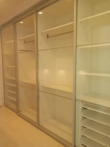 Armário Guarda Roupa Portas de vidro deslizante