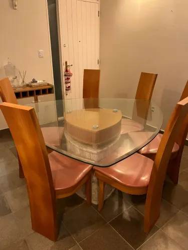 Mesa de Jantar Sofisticada com Tampo de Vidro + 6 Cadeiras em Madeira Maciça