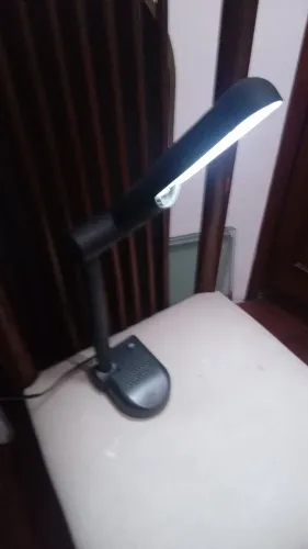 Luminária de mesa  preta