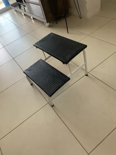 Vendo escada 2 degraus