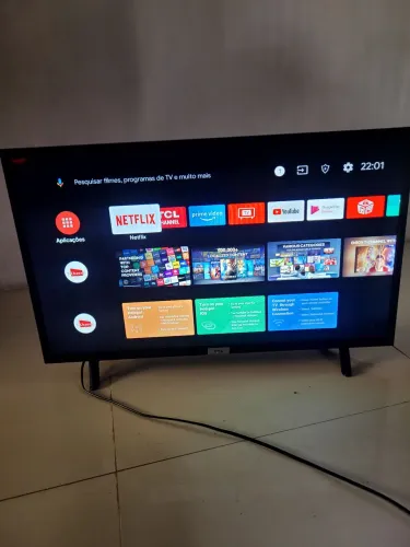 Tv TCL 32 android (detalhe na imagem)