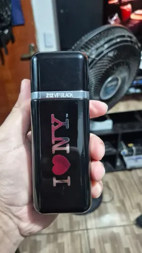 Perfume 212 VIP Black I Love NY Eau de Parfum - 100 ml novo na caixa