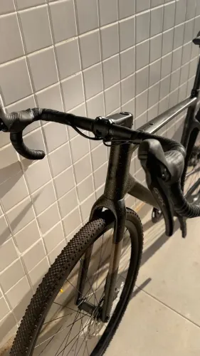 BICICLETA SCOTT ADDICT GRAVEL 40 CARBON L