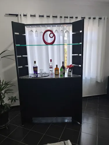 Barzinho elegante para compor seu ambiente 
