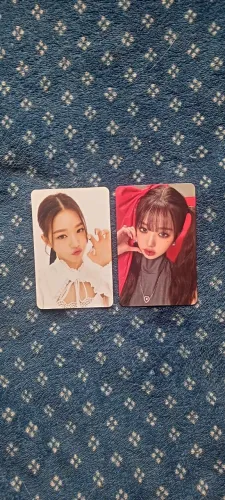 2 photocards regulares da Wonyoung do IVE