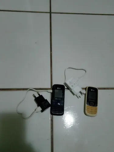 LG usado (2 CELULARES)