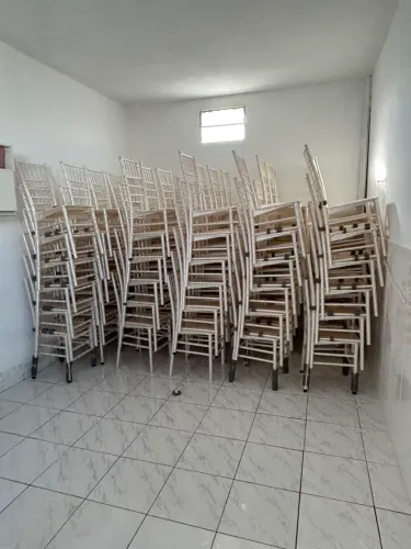 Cadeiras tifanny perolizadas