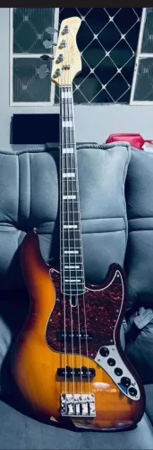 Contra baixo Sire Marcus Miller V7 2ª geração.