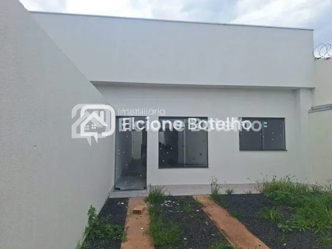 Casa à venda no bairro Planalto com 2 quartos e 1 suíte com 4 vagas