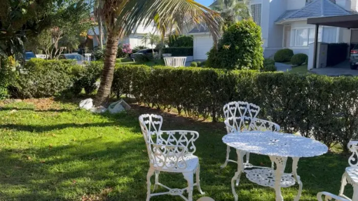 Alugo Casa 4 quartos com Piscina e Lareira em Jurerê Internacional Anual