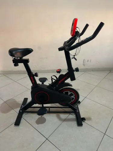 Bicicleta Ergométrica Spinning - Regulável com Monitor Digital