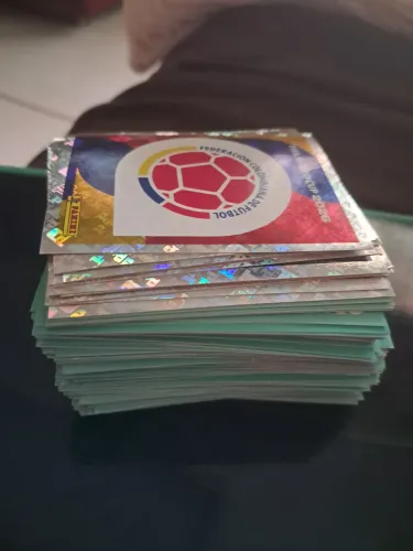 Vendo cartinhas da copa