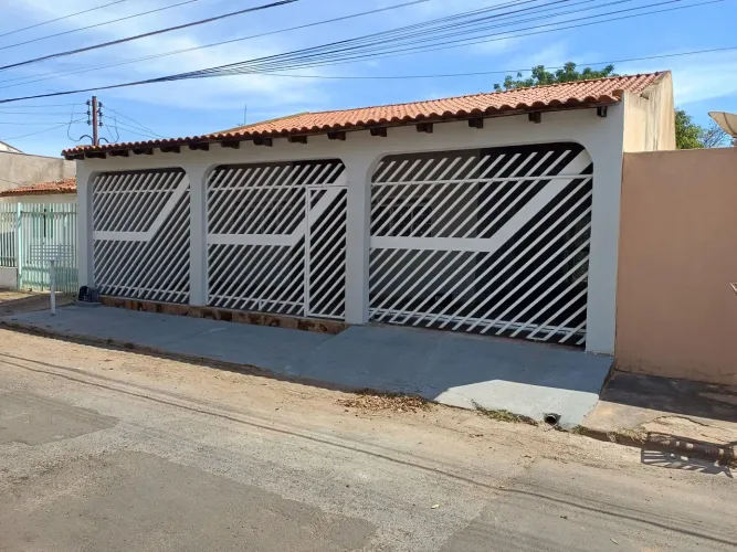 Alugo casa no cpa III