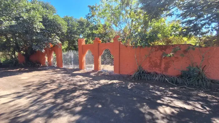 Alogo Chácara em Sousas