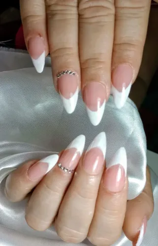 Manicure pedicure e alongamento em unhas