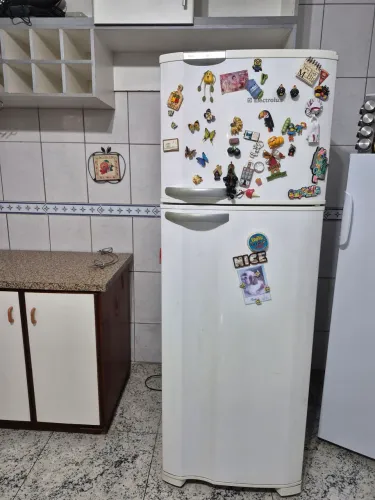 Geladeira 220v - Electrolux frost free DF38
