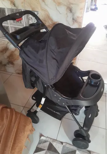 Vendo carrinho de bebê seminovo