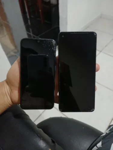 Kit com 2 Celulares sansung e outros eletrônicos novos nunca usados.  Aceito troca