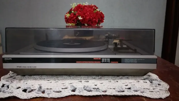 Toca Disco Antigo Philips Retrô ( Sem teste ) Para Restauração