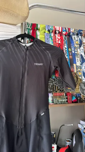 Macaquinho de triathlon