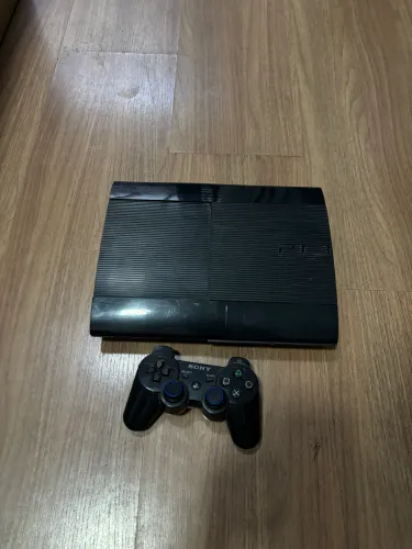 Play 3 Super Slim + Jogos na memória