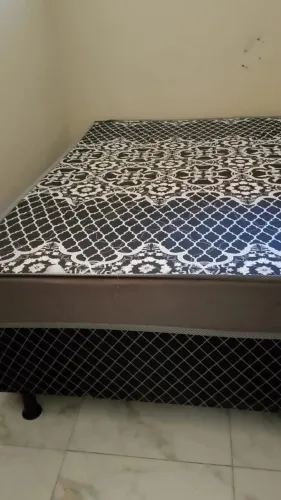 Vendo cama de casal nova 