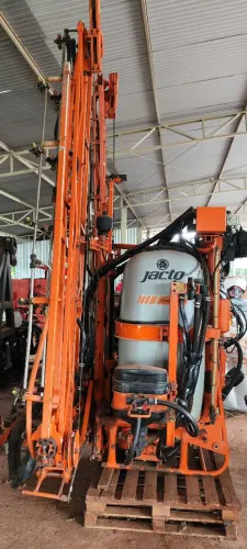 Pulverizadores Jacto Condor 800 AM18 - Revisados e Prontos para Uso!