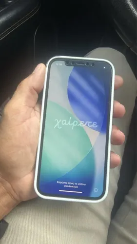 Vendo iPhone 12 Pro com 80% de bateria 