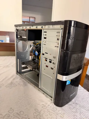 PC/Computador i3, 4Gb de ram, placa de vídeo 2gb