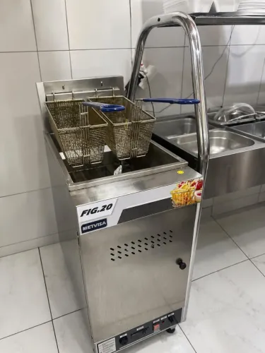 Fritadeira industrial à gás 